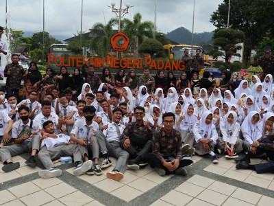 Studi Kampus Siswa Smansapua ke Politeknik Negeri Padang, 10 Februari 2022.