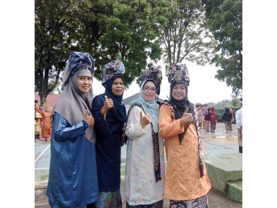 Hardiknas 2 mei 2025