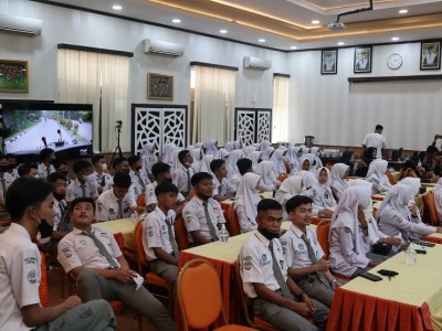 Studi Kampus Siswa Smansapua ke Politeknik Negeri Padang.