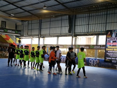 Pertandingan perdana pada Turnamen Futsal Smansapua 2022
